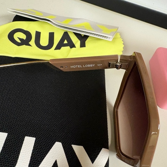 Quay Australia Hotel Lobby Oversized Square Sunglasses in Doe Brown - Picture 5 of 11